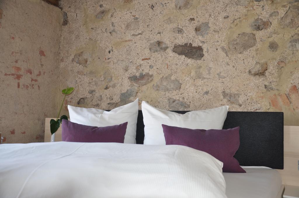 Die Krone - Hotel Garni เคียร์ชซาร์เทิน ภายนอก รูปภาพ