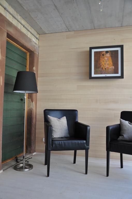 Die Krone - Hotel Garni เคียร์ชซาร์เทิน ภายนอก รูปภาพ