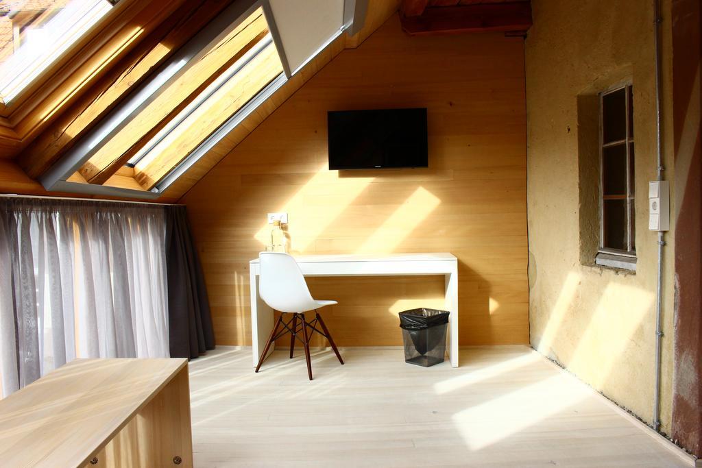 Die Krone - Hotel Garni เคียร์ชซาร์เทิน ภายนอก รูปภาพ