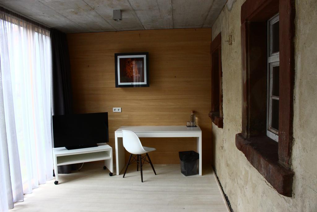 Die Krone - Hotel Garni เคียร์ชซาร์เทิน ภายนอก รูปภาพ