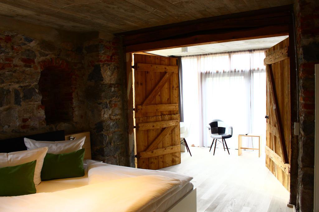 Die Krone - Hotel Garni เคียร์ชซาร์เทิน ภายนอก รูปภาพ